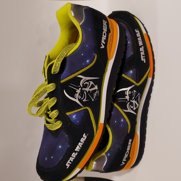 Men's Limited Edition Star Wars Sneakers. Size 12 U.S. Never Worn. - Picture 6 of 6